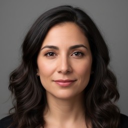 Elena Cruz